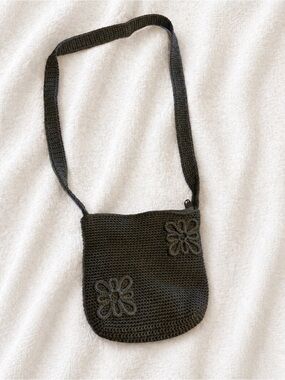 green Crochet Crossbody Bag with Floral Appliqué